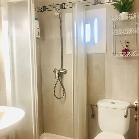 Gran Casa Con Terraza A 3 Min Playa Con Wifi - Rodeada De Servicios