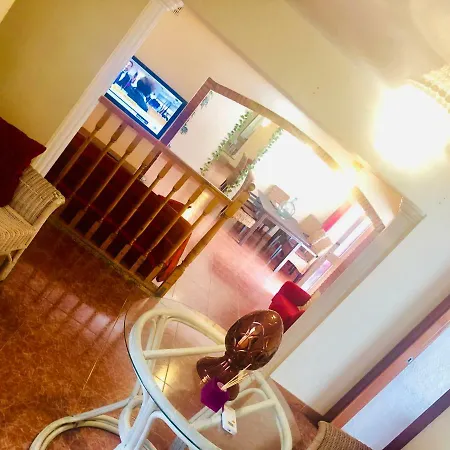 Gran Casa Con Terraza A 3 Min Playa Con Wifi - Rodeada De Servicios